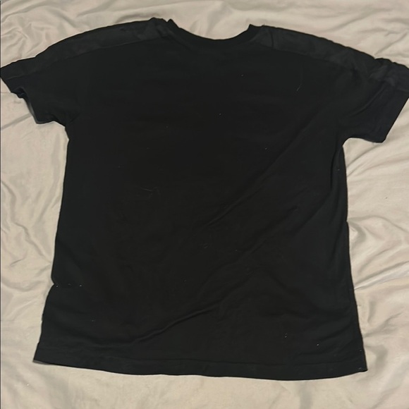Modern Black Short Sleeve Tee with Graphic Prints - Picture 6 of 6